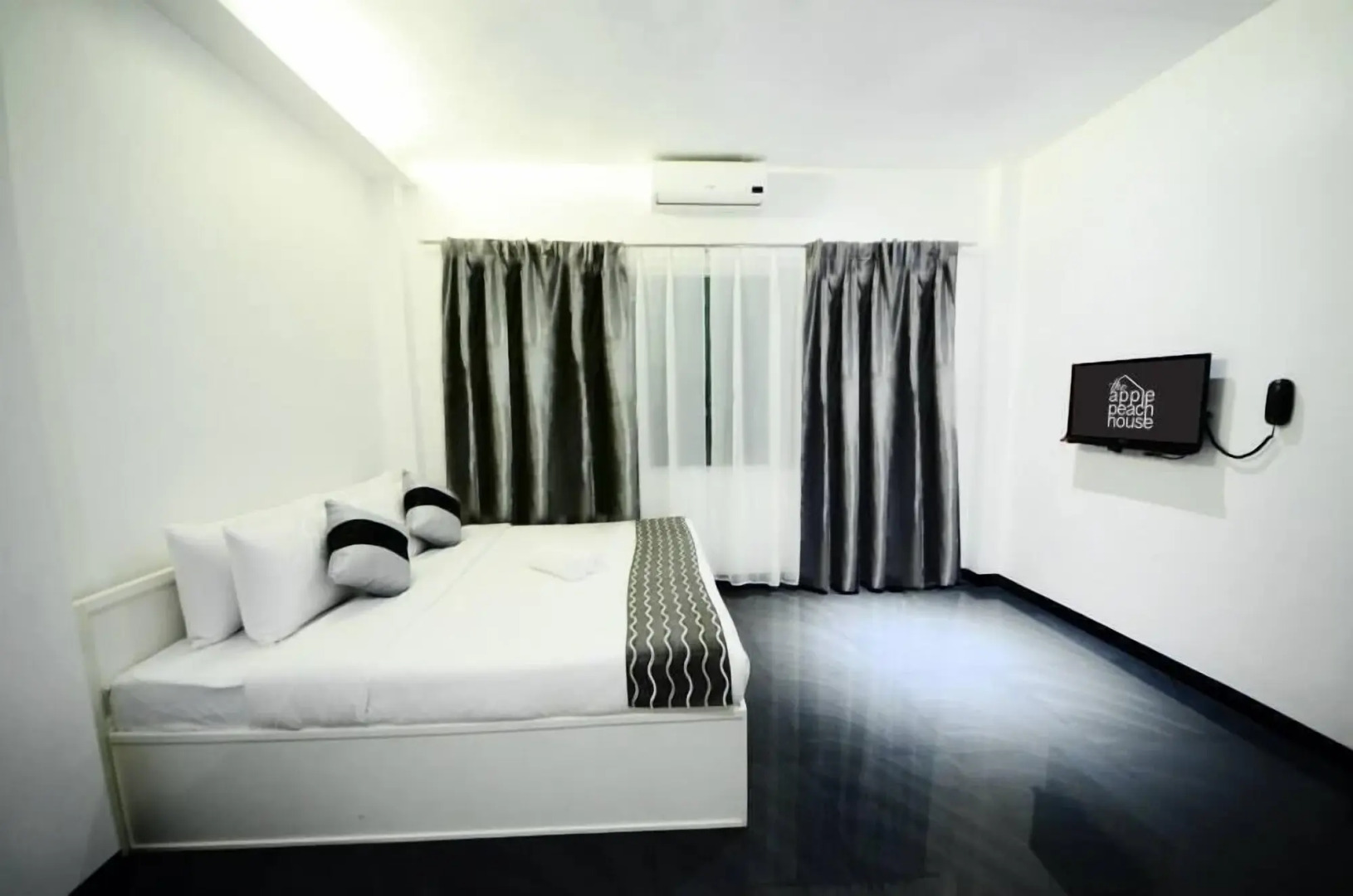 The ApplePeach House