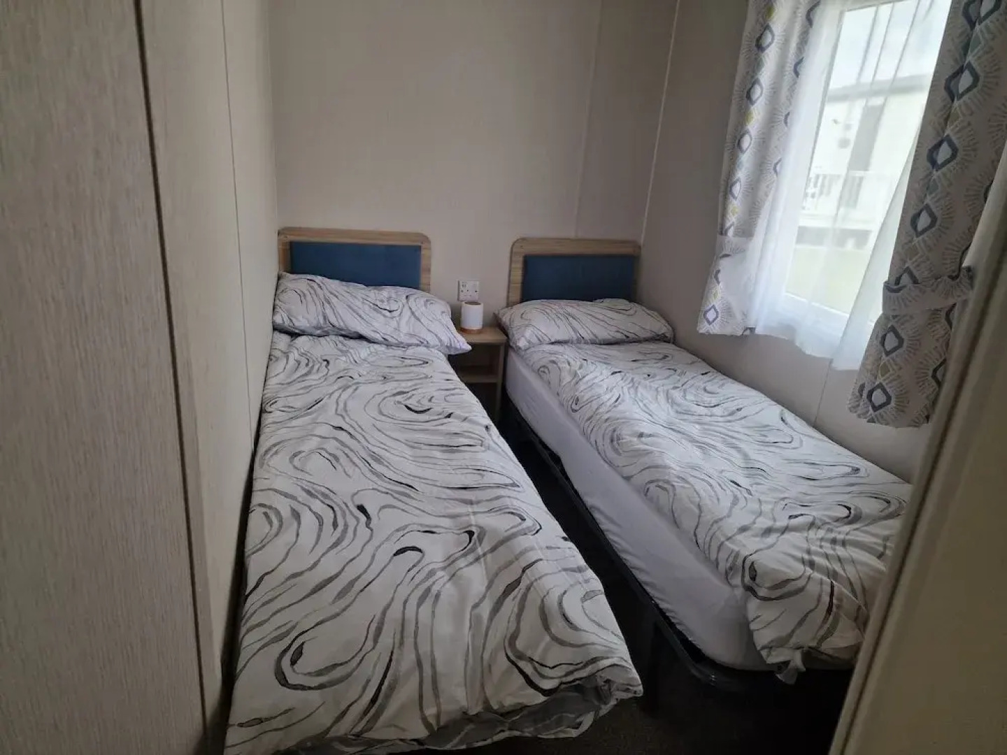 Welcoming 3 Bedroom Caravan 2 Min Walk to Beach