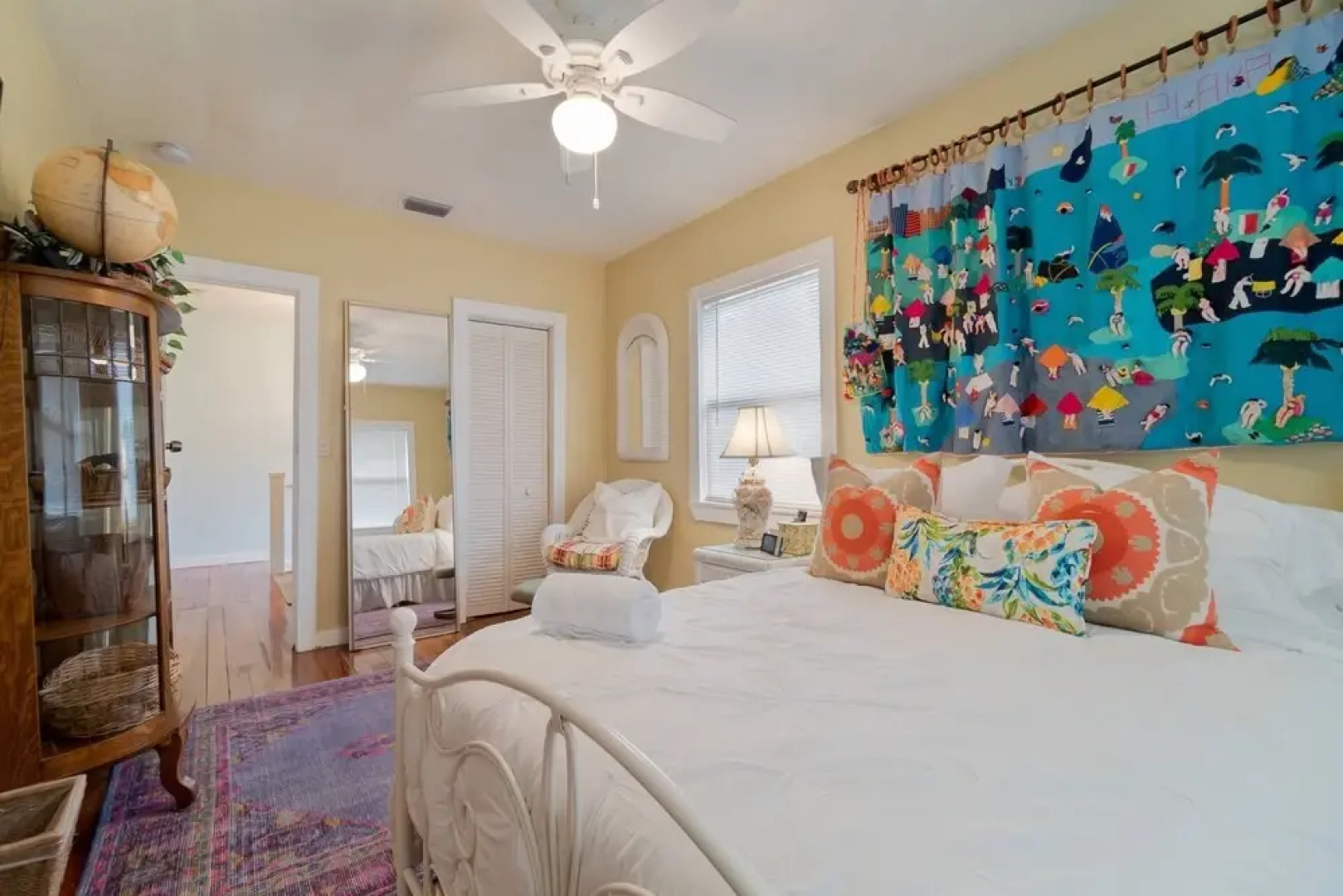 The Secret Garden - The Cottage Near Beach, Shops, Restaurants, Pet Friendly, Close to Lucerne Ave!