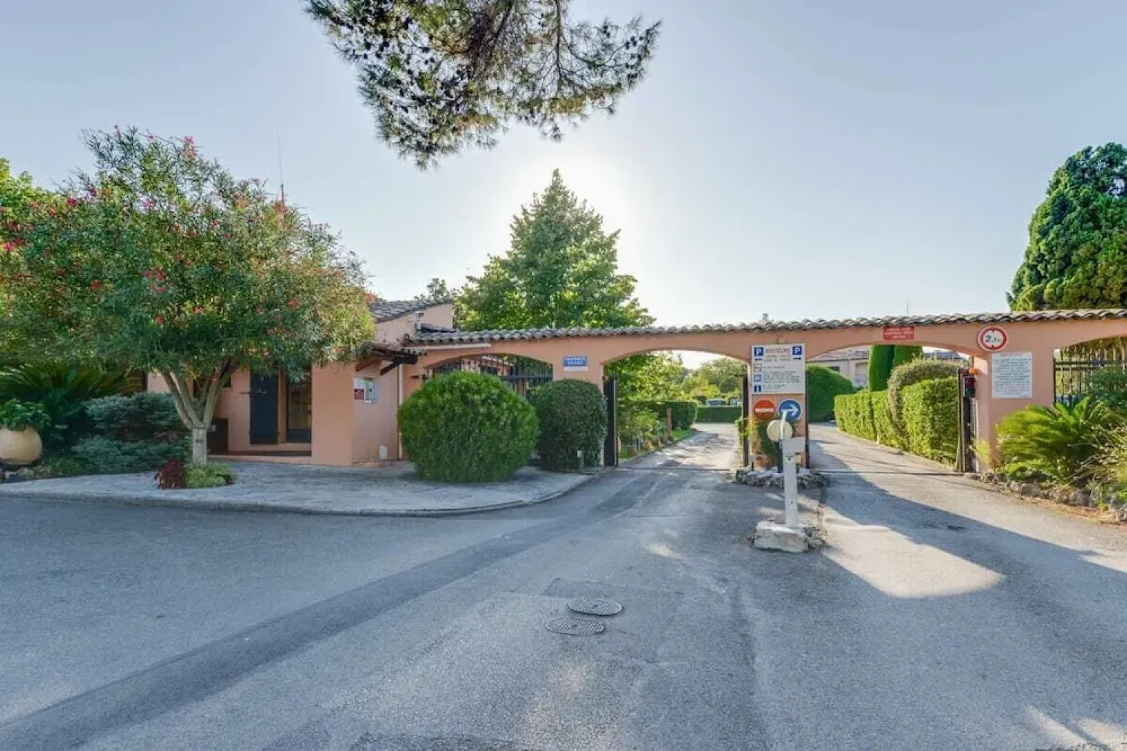 Cottage des Bois Murés Private House