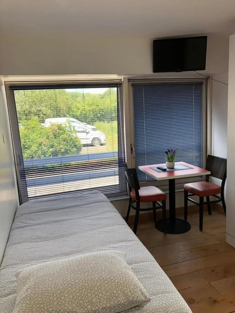 Apparthotel Area, Studios avec Salles de bains et kitchenettes privatives et Chambres avec cuisine et salle de bains communes