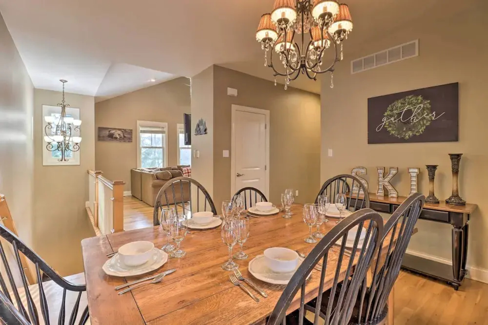 < Half-mi to Skiing: Lake Harmony Home w/ Hot Tub