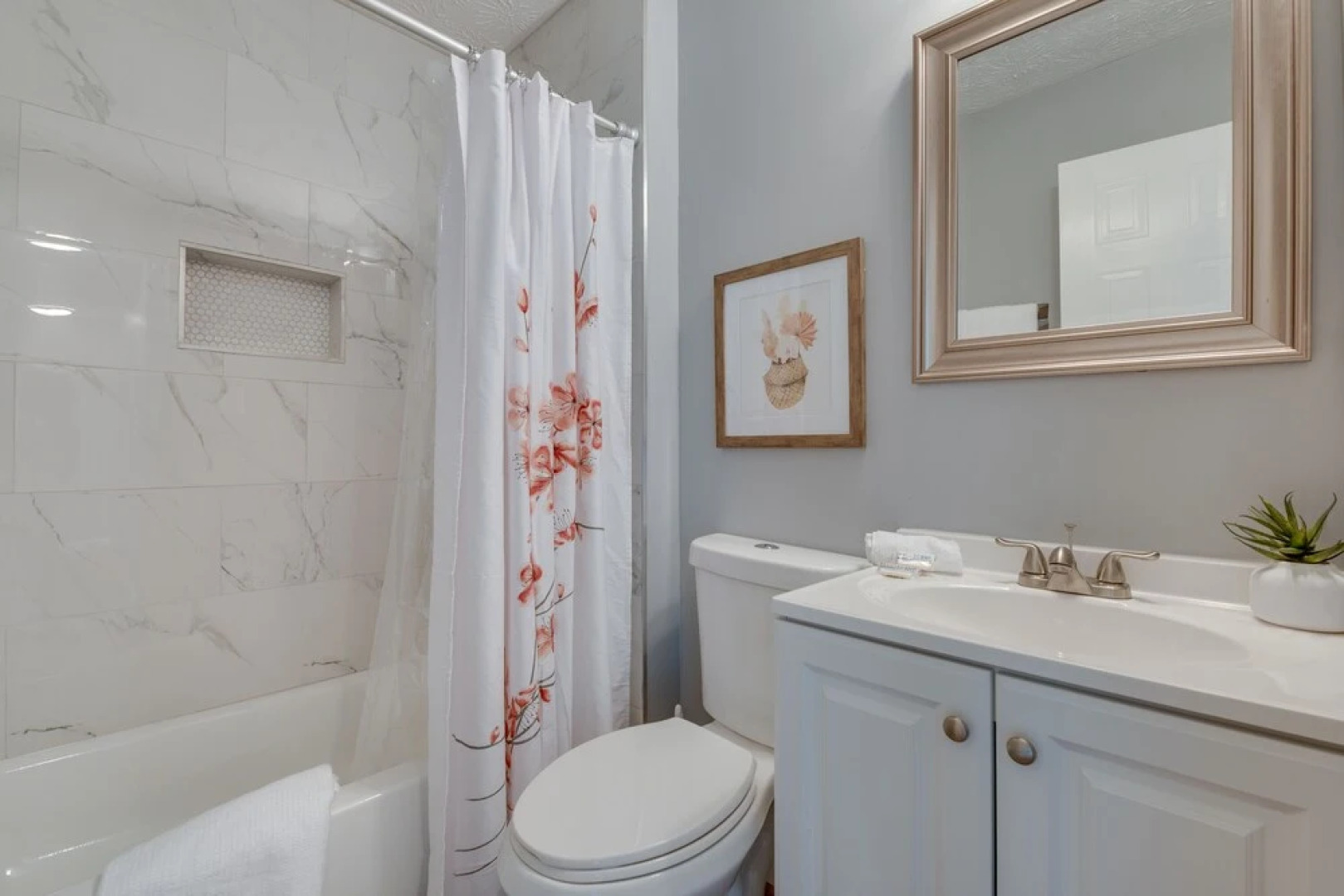 Atlanta Getaway w/ Private Yard: 3 Mi to Airport