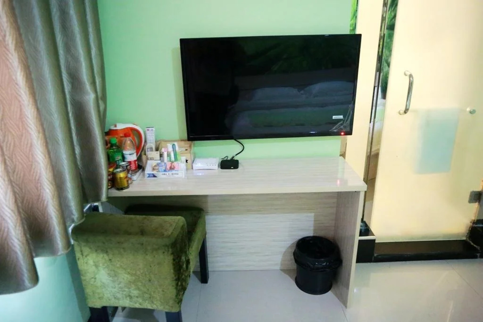 Jiayuguan City Hard Rock Hotel art theme