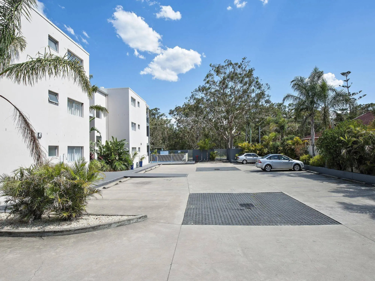 Shoal Bay Beachclub Apartments