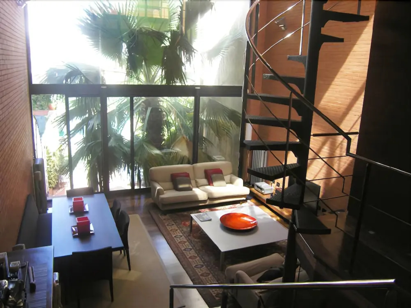 Casa con piscina y BBQ en centro ciudad