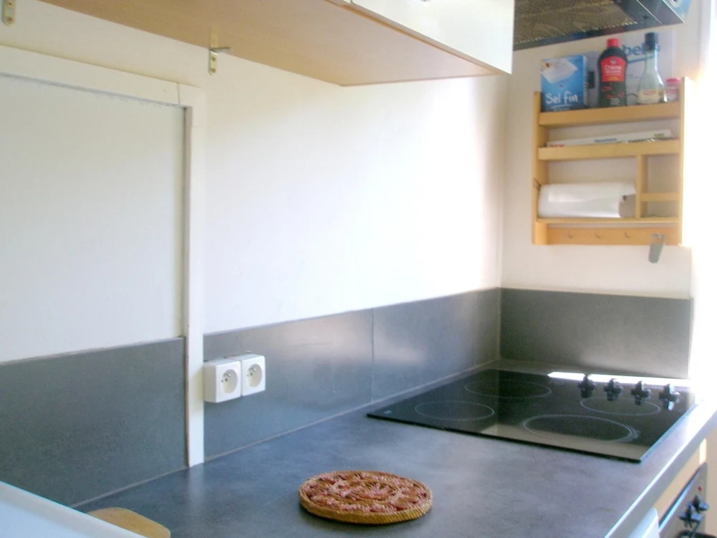 House With 2 Bedrooms in Saint-pierre-de-cormeilles, With Enclosed Gar