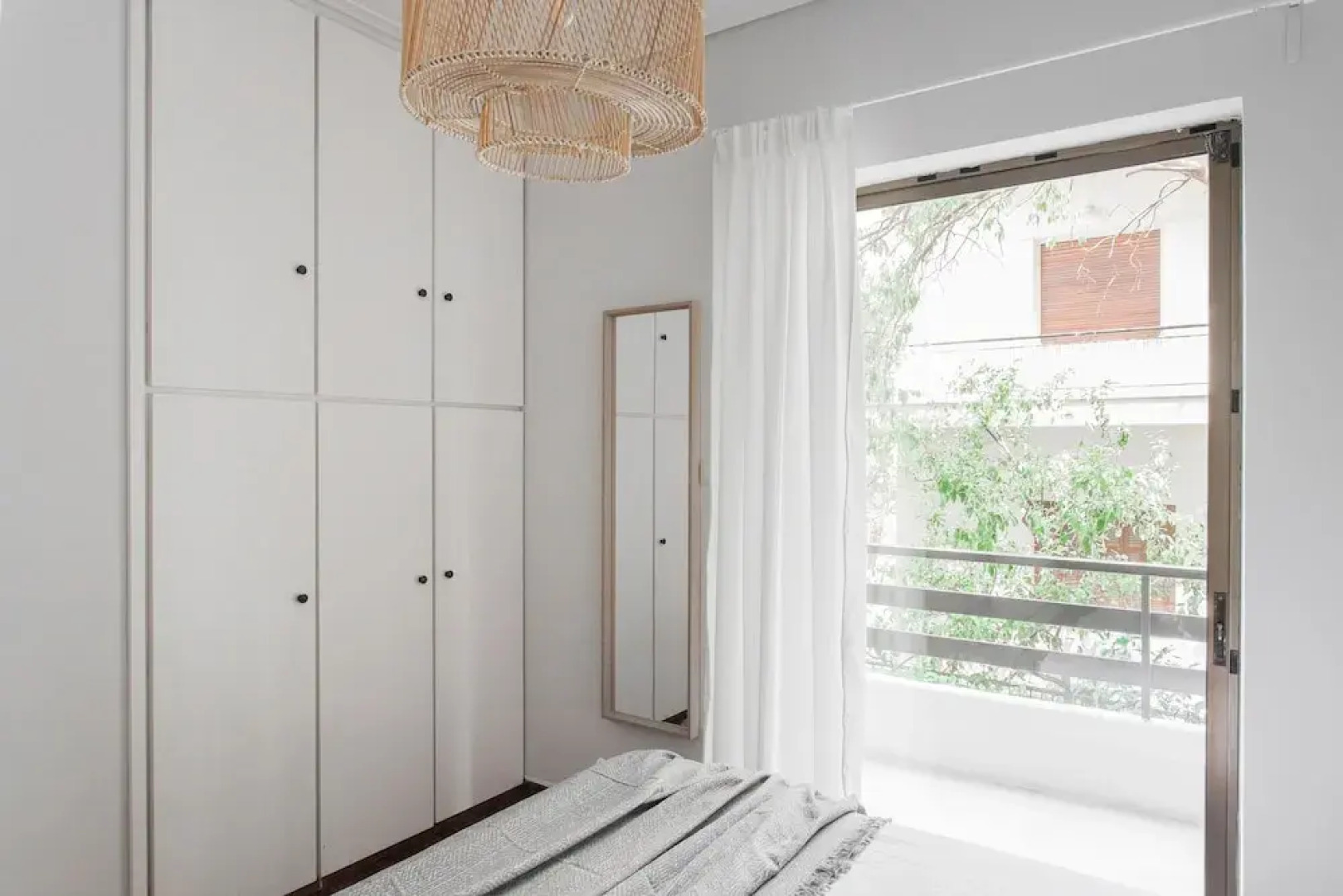 Pleasant 2BR Apartment near HELEXPO