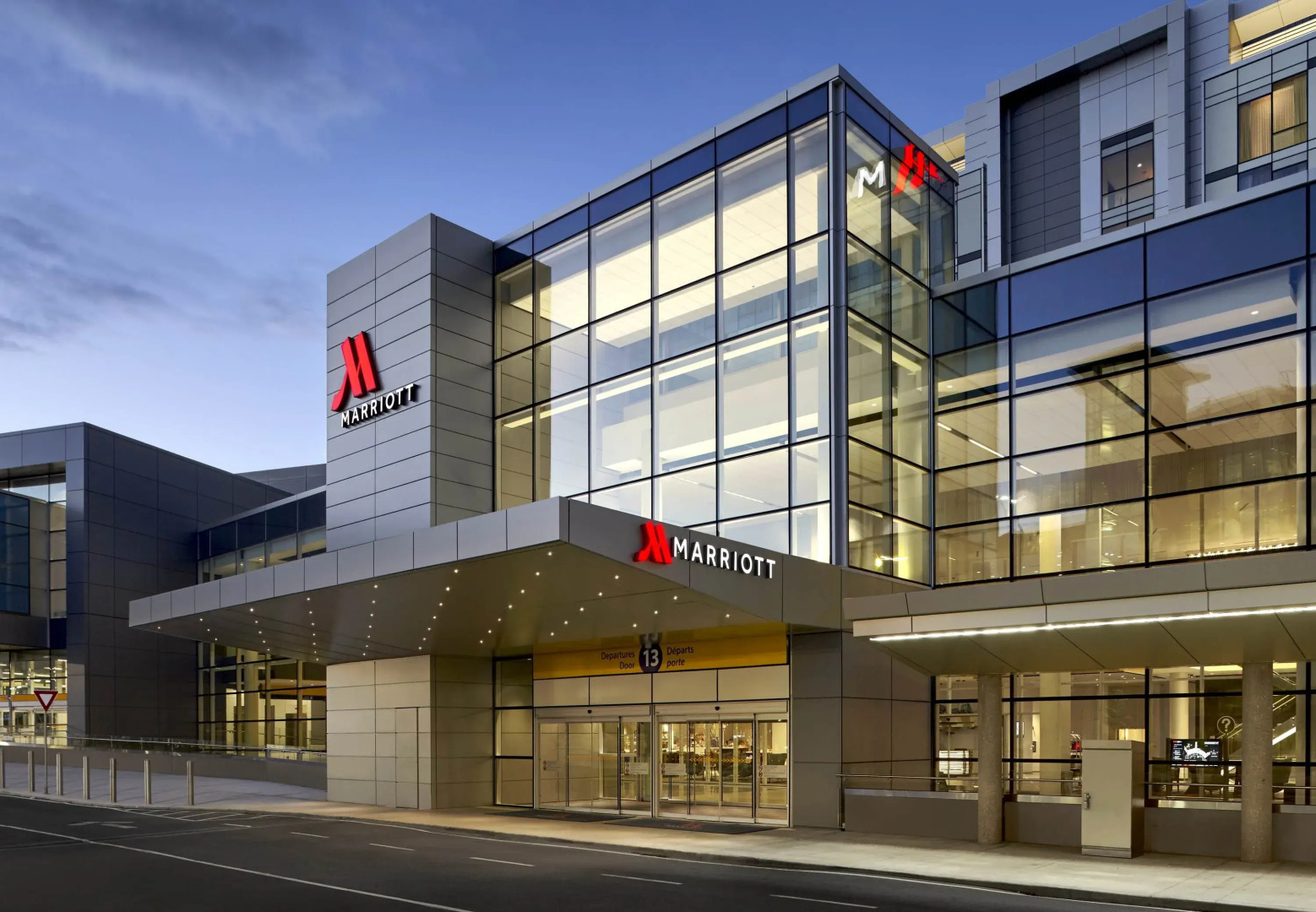 Calgary Airport Marriott In-Terminal Hotel