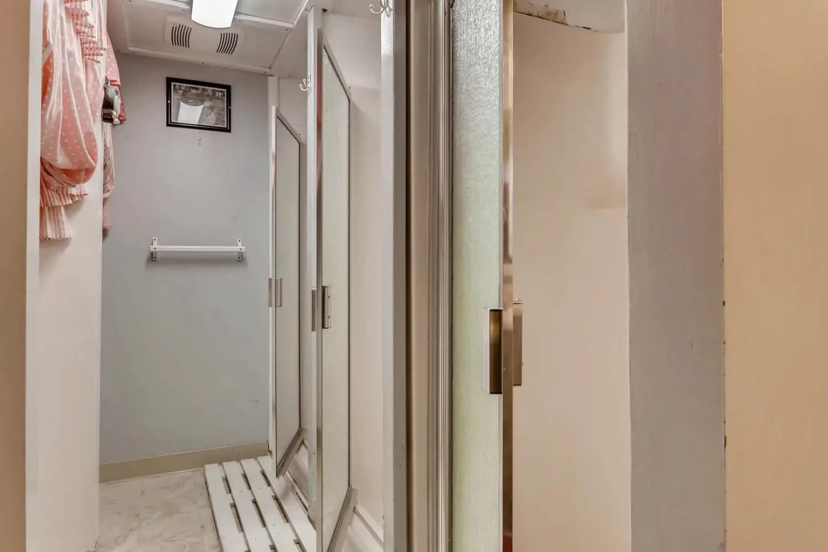 Inn the Clouds Hostel & Inn