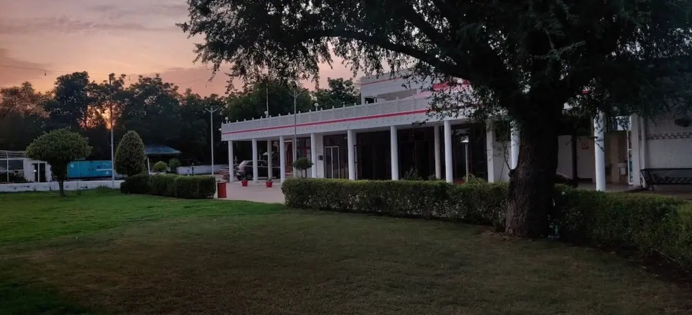 Flagship 79347 Hotel Riders Resort