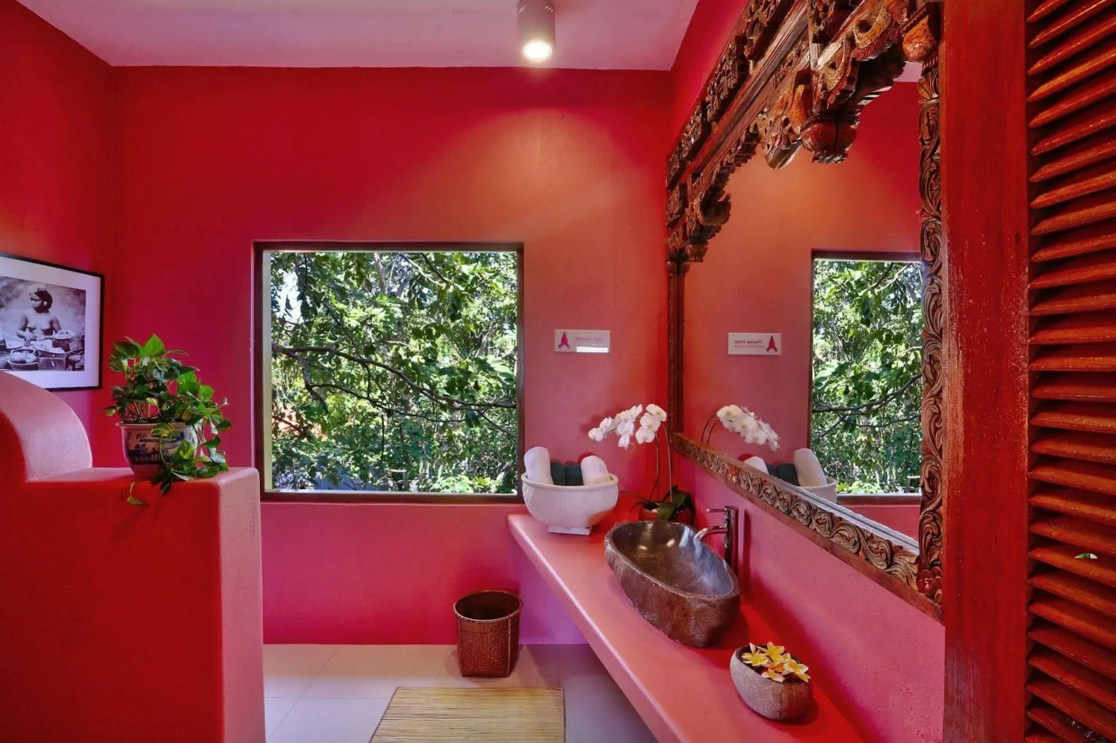 PinkCoco Uluwatu - Constant Surprises & for Cool Adults Only