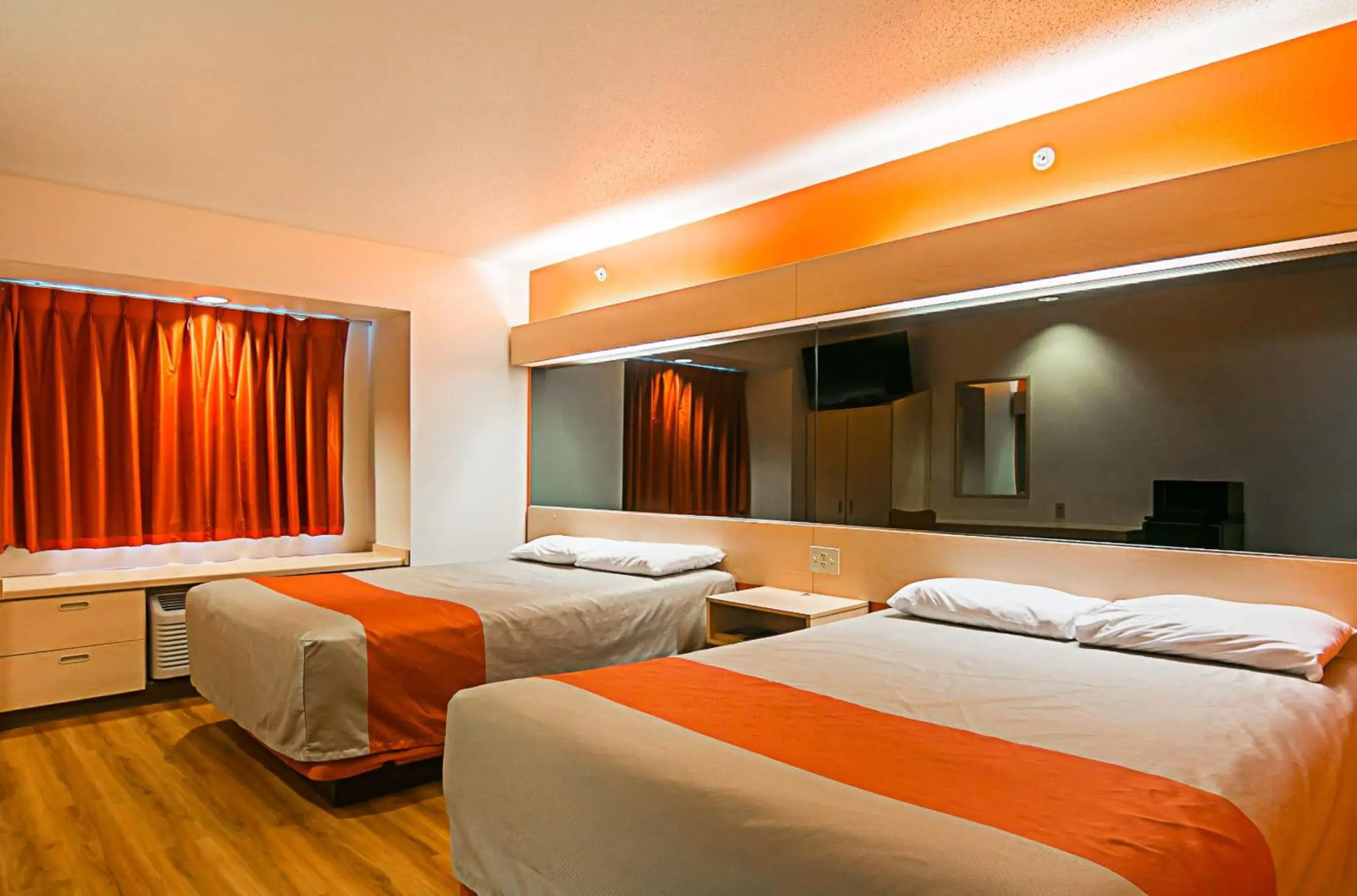 Motel 6 Sycamore, IL