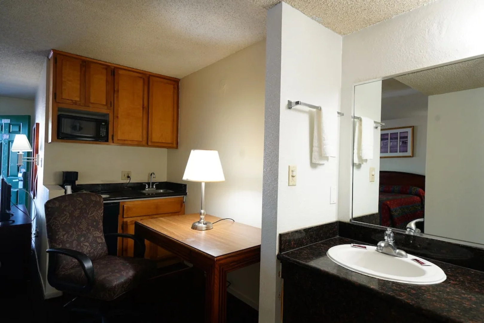 Ambassador Inn Fresno