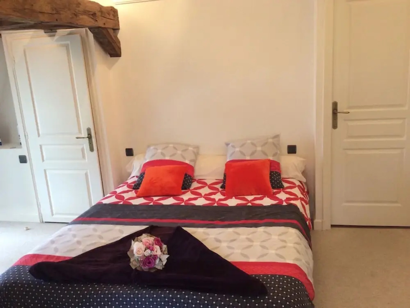 Lavish Villa on an Exclusive Estate in Liorac-sur-louyre With Pool