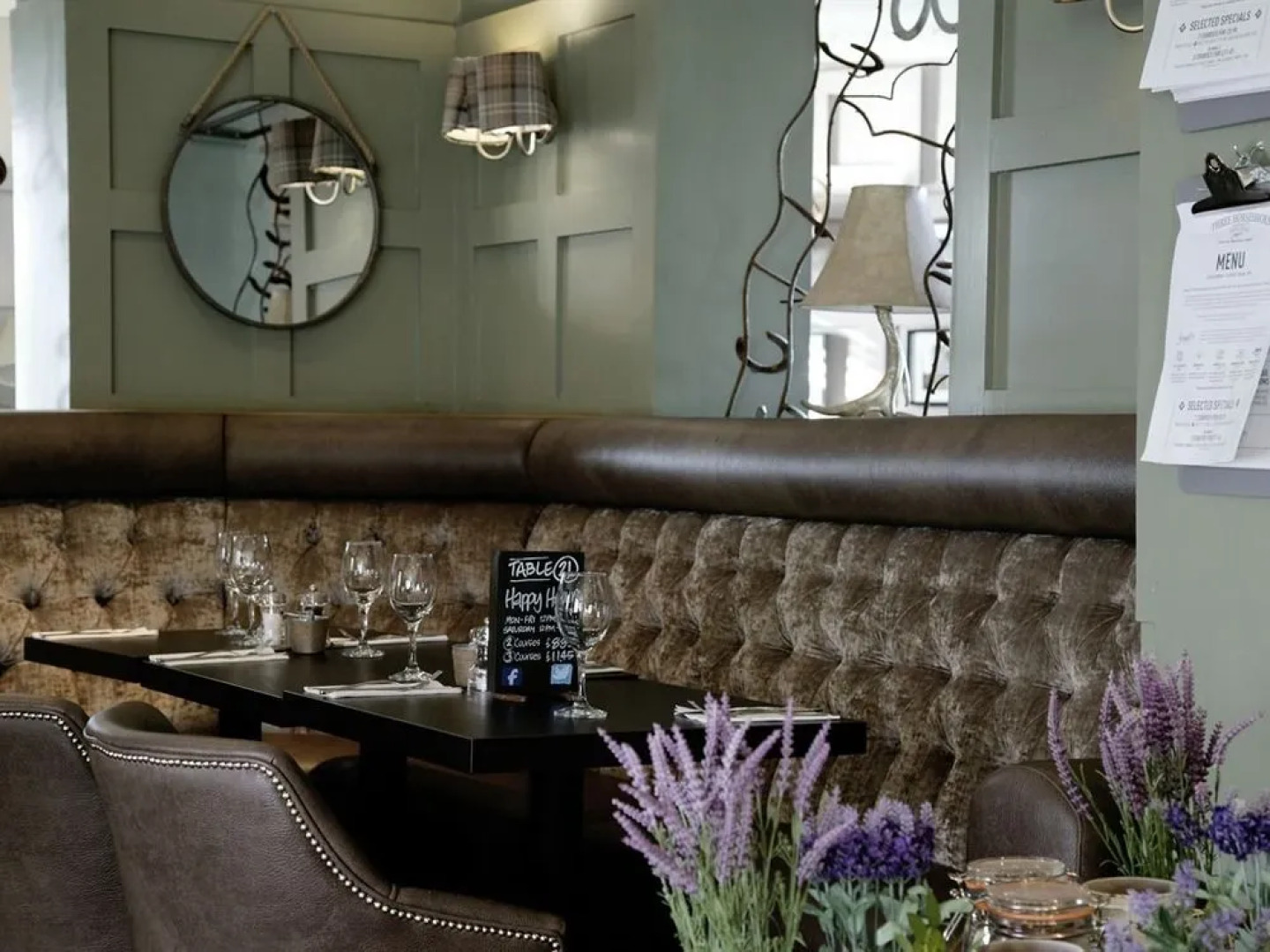 The Three Horse Shoes