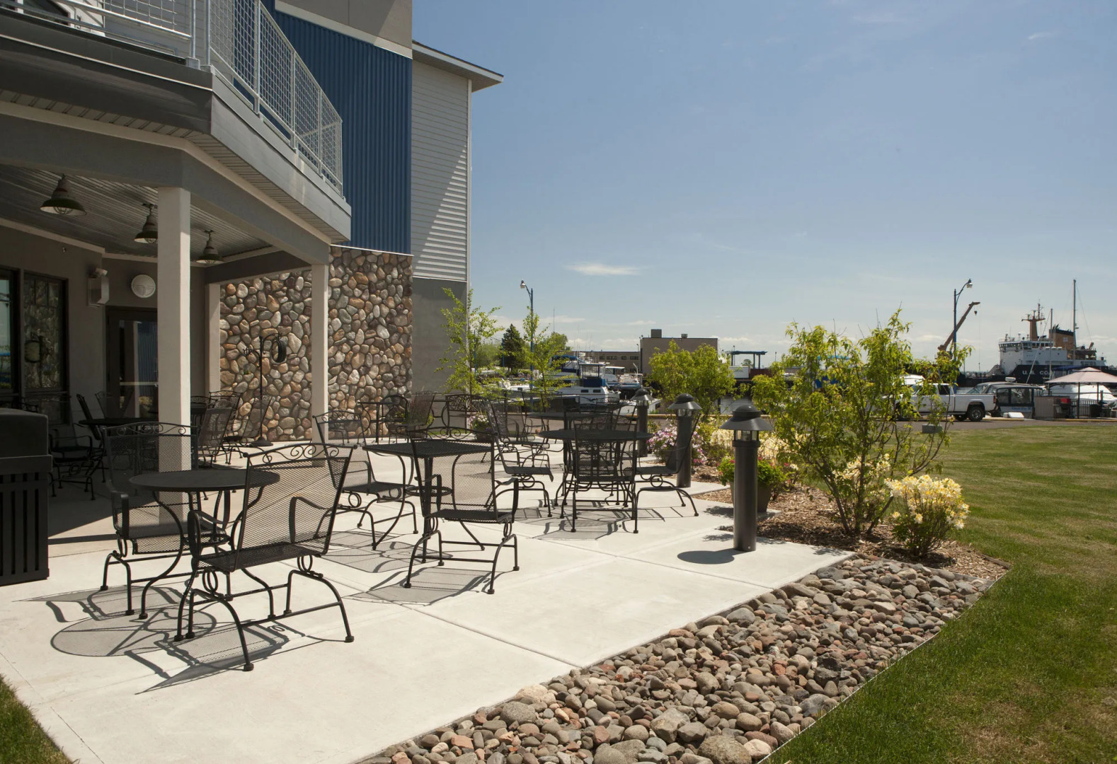 Park Point Marina Inn