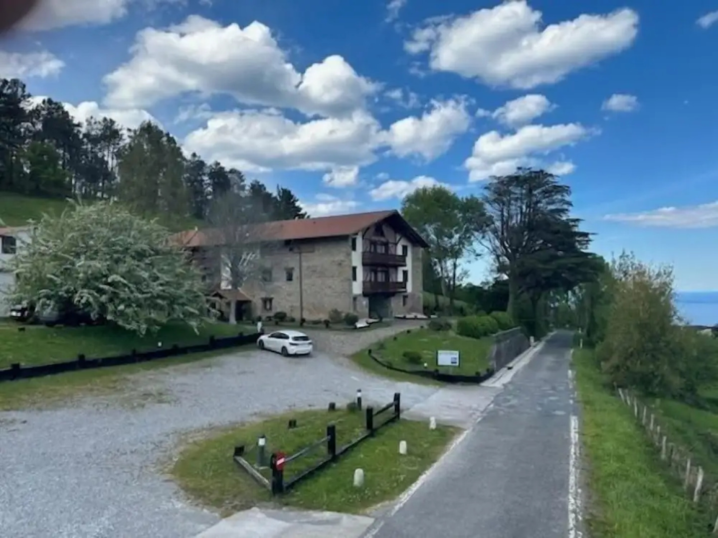 Atxurra Hotel-Apartamento Rural