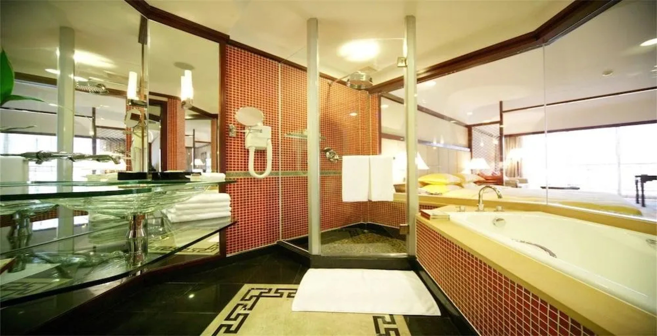 Wonderport International Hotel