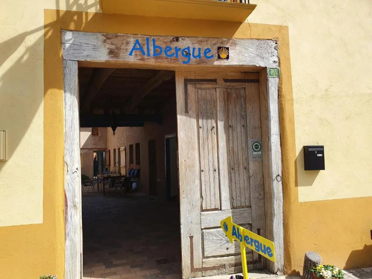 Albergue Villares de Orbigo - Sólo para Peregrinos