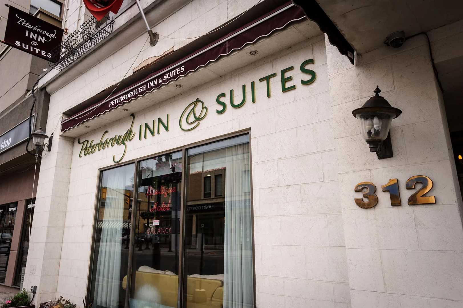 Peterborough Inn & Suites Hotel