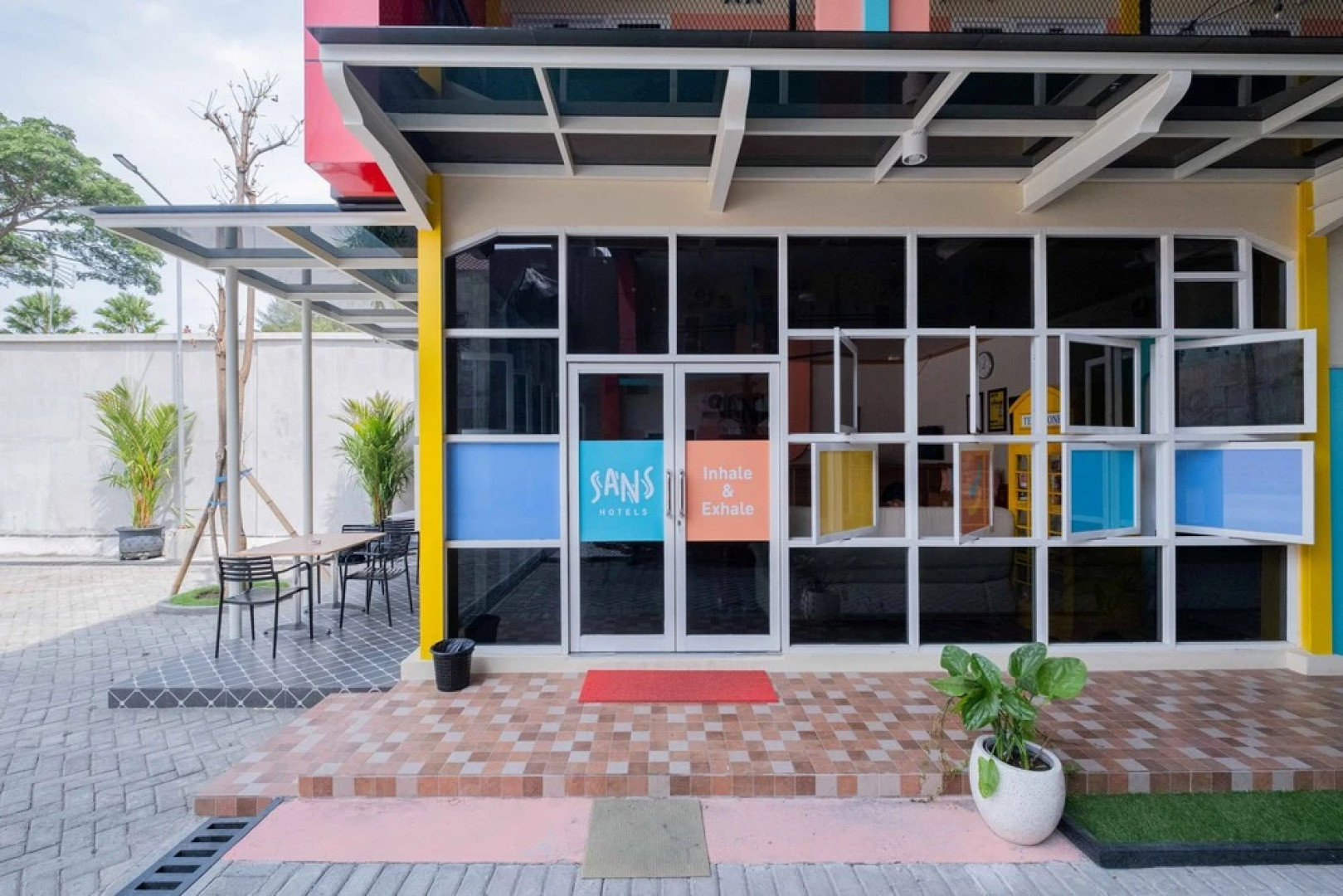 Sans WM Hotel Blitar