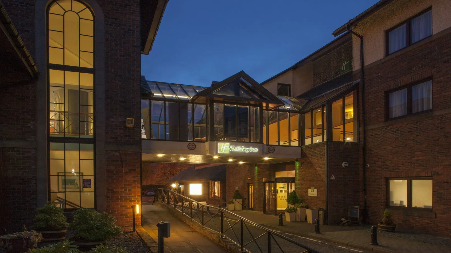 Holiday Inn Glasgow East Kilbride by IHG