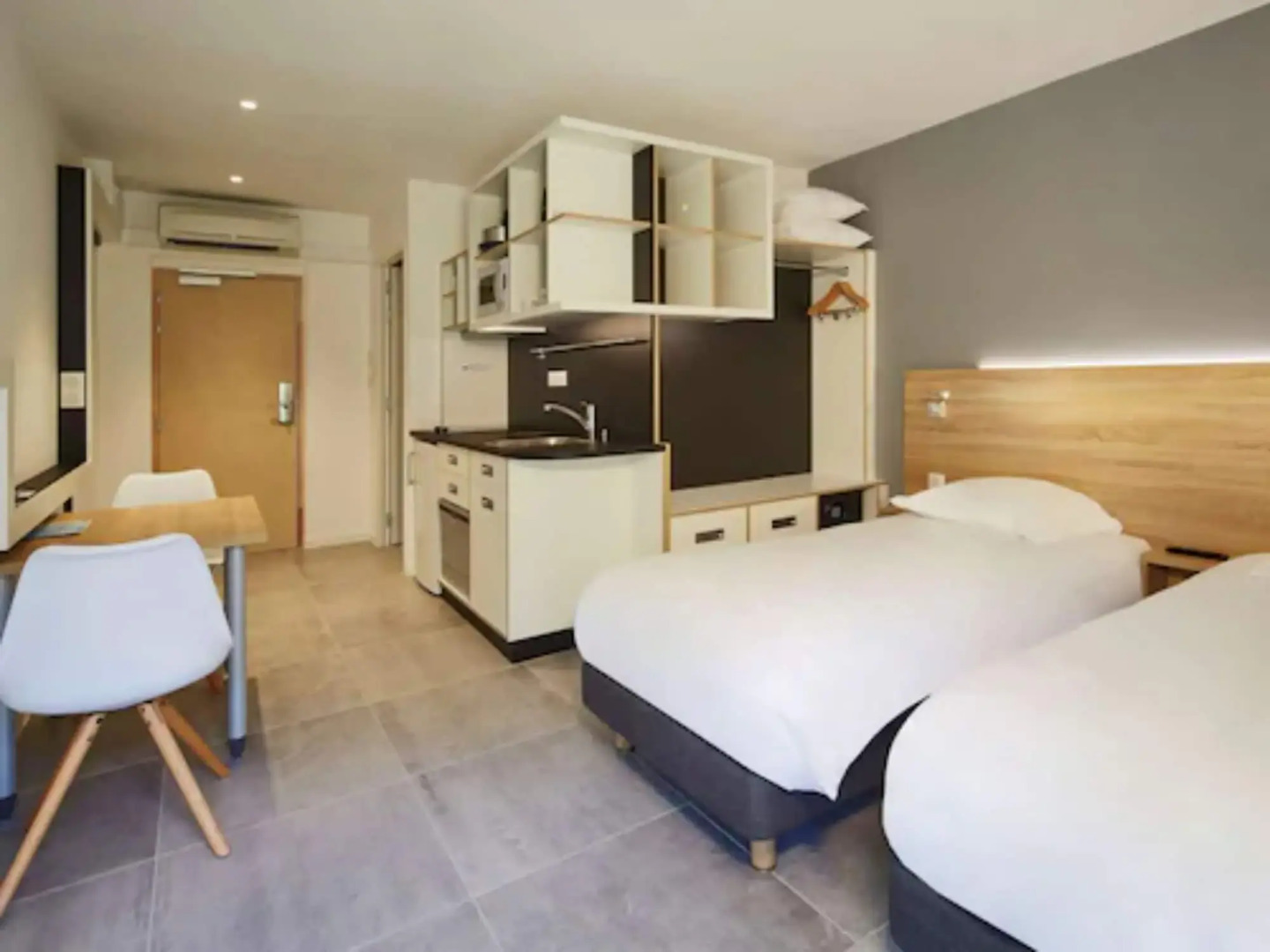 Appart'hôtel Kyriad Résidence Cabriès - Plan de Campagne