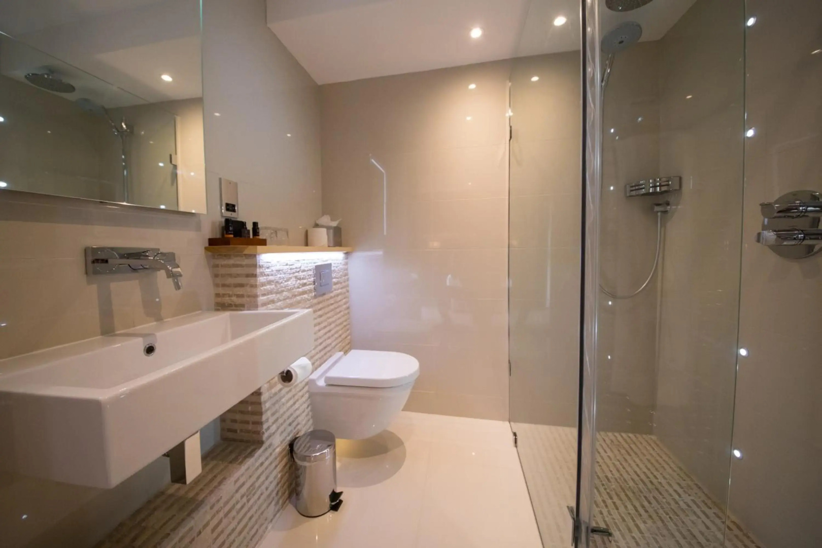 Tewinbury Farm Hotel