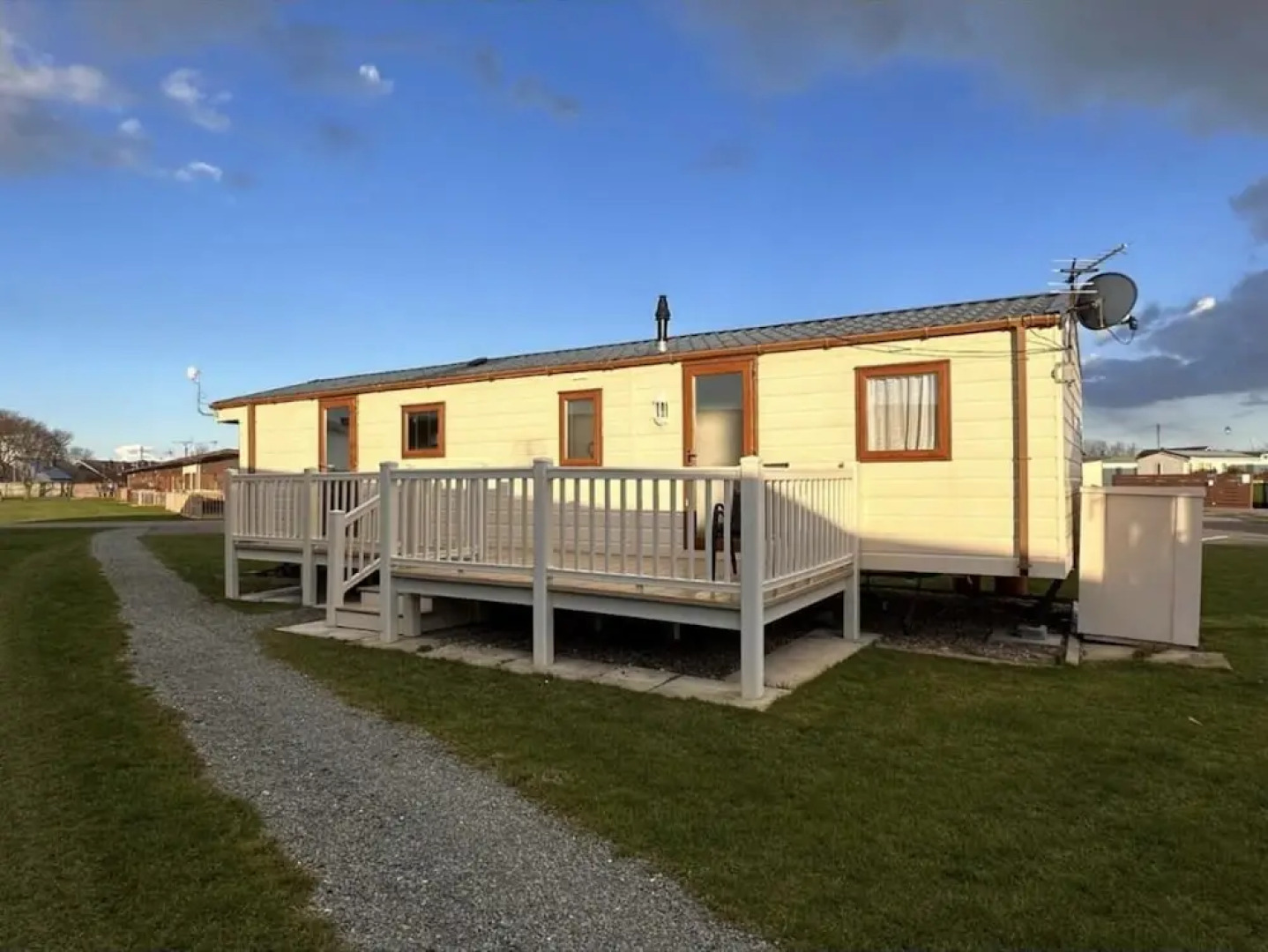 Stunning 4-bed Caravan in Mablethorpe Sleeps 10