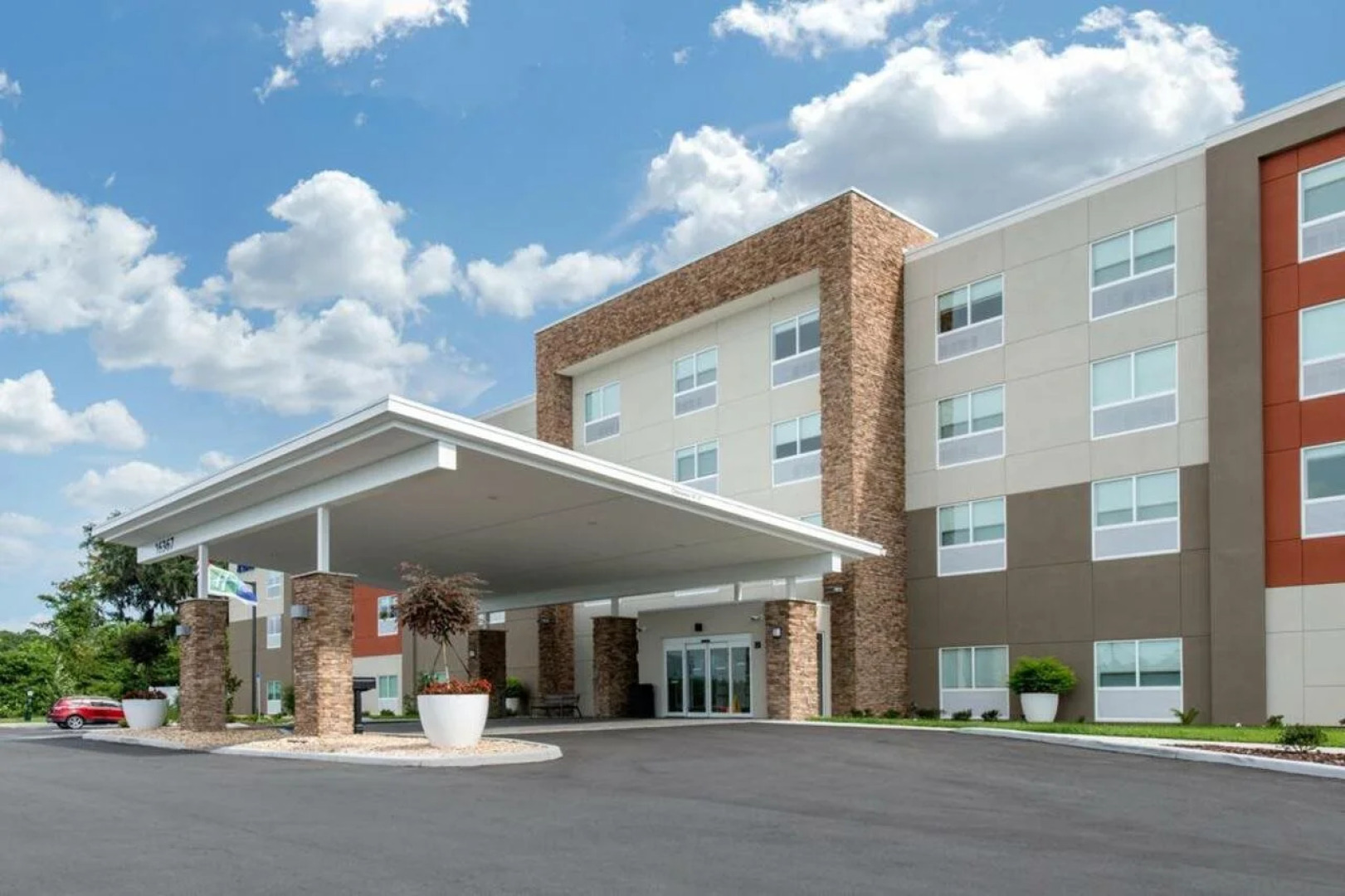 Holiday Inn Express & Suites Ruskin by IHG