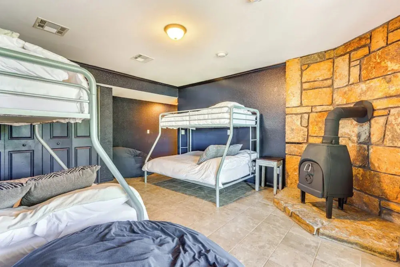 Swim & Boat Docks: Lakefront Gem in Bella Vista!