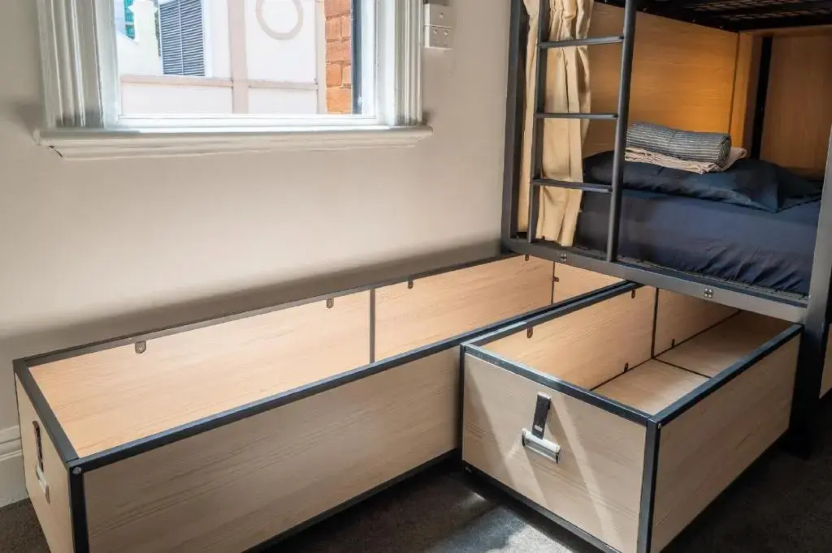 Shakespeare Backpackers Int'l Hostel