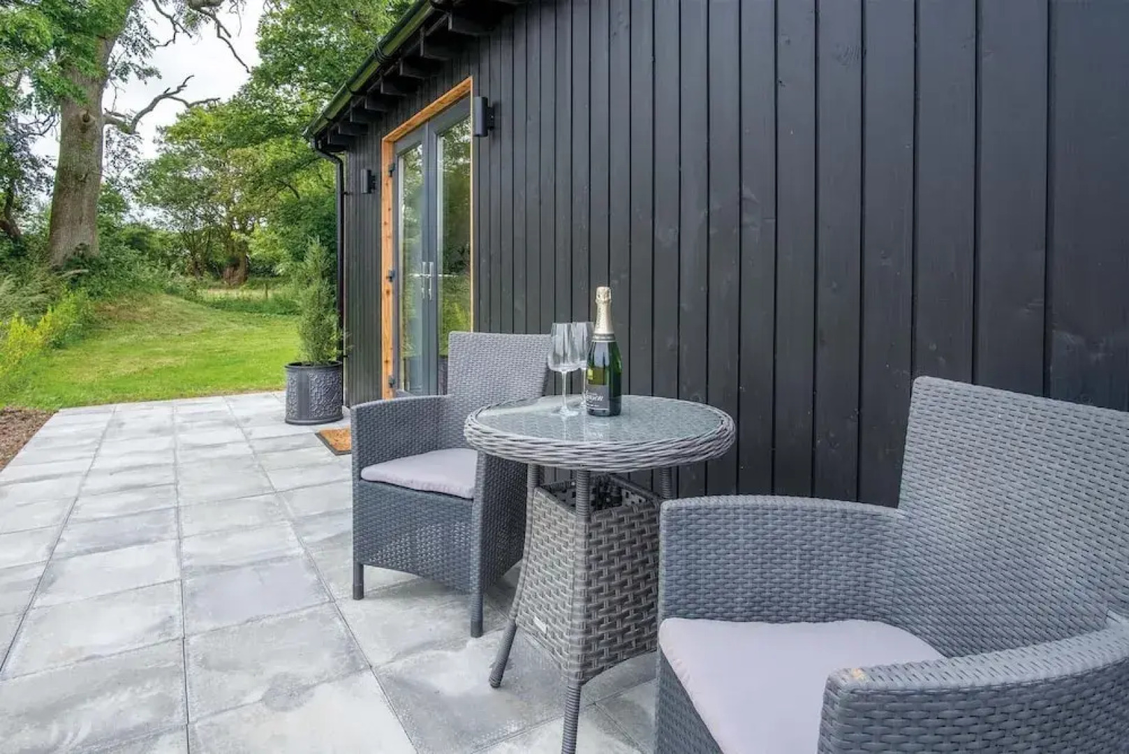 The Shed - 1 Bedroom - Cosheston