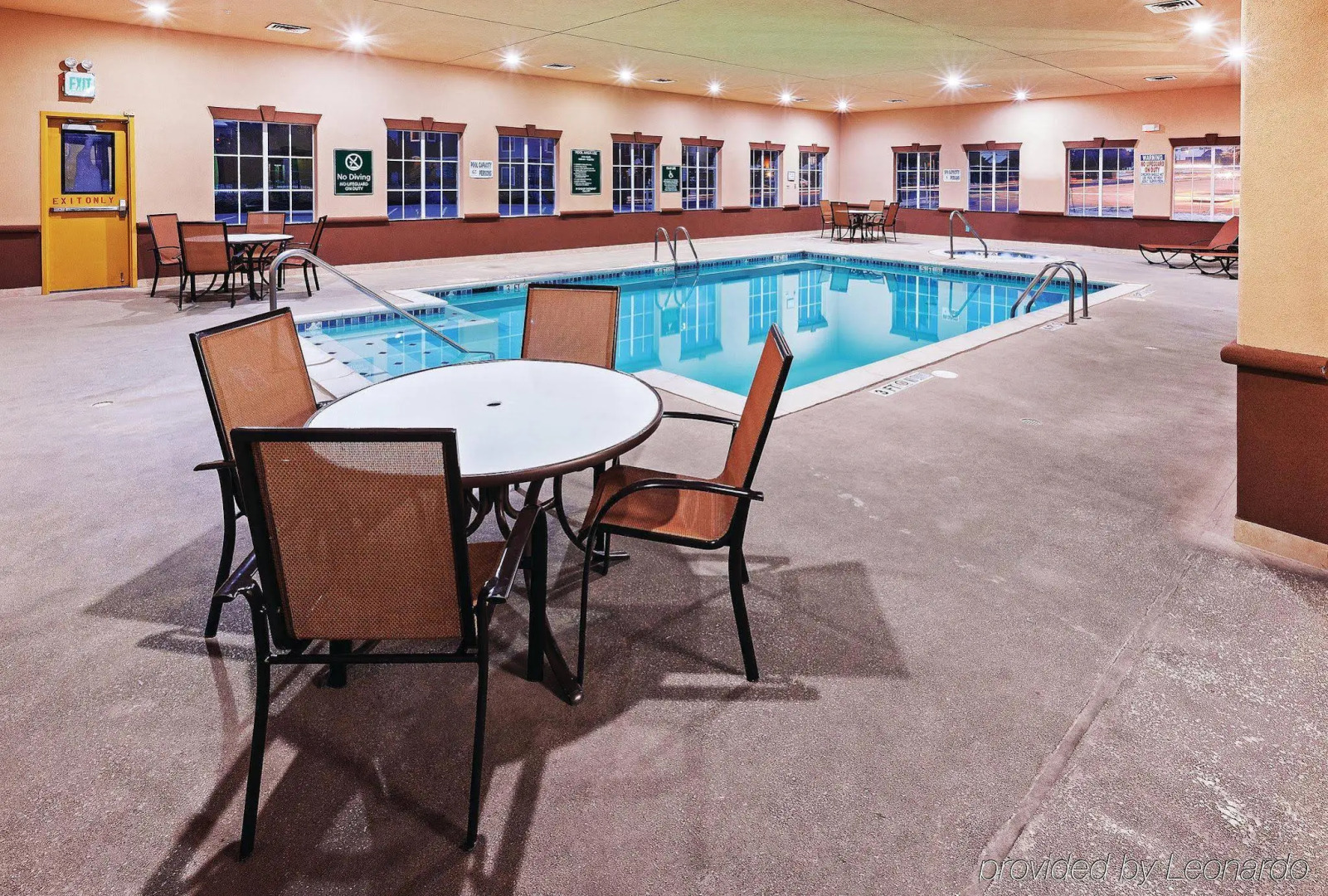 La Quinta Inn & Suites by Wyndham DFW Airport West - Bedford