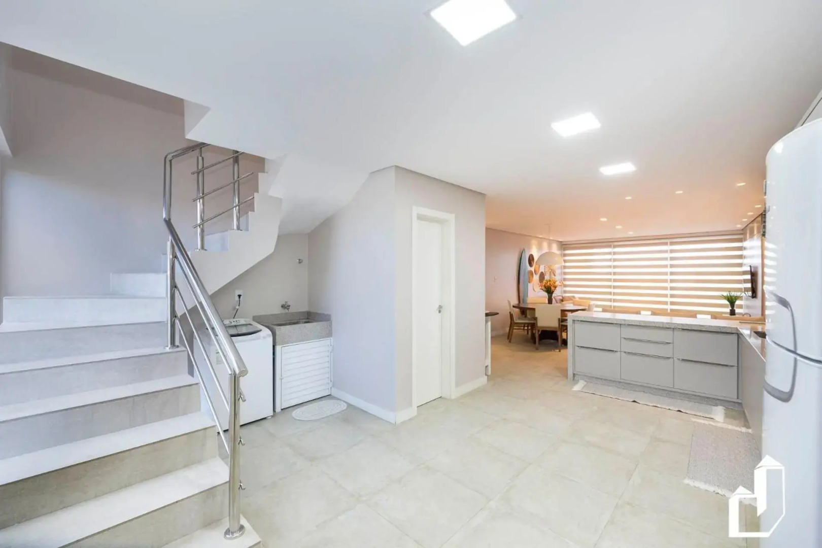 A tranquilidade que você busca em frente ao mar com 02 suítes