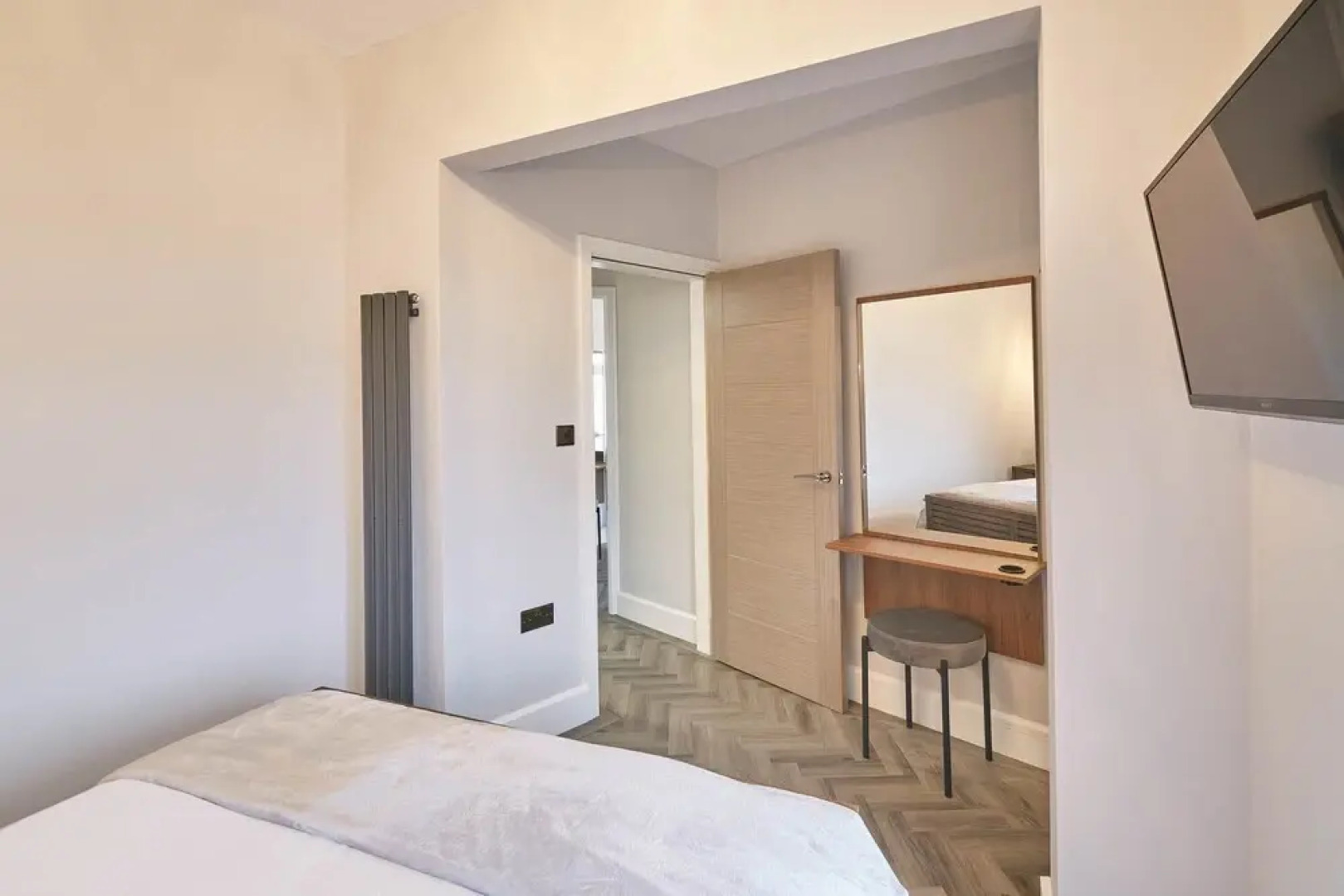 Bellevue Apartment 2