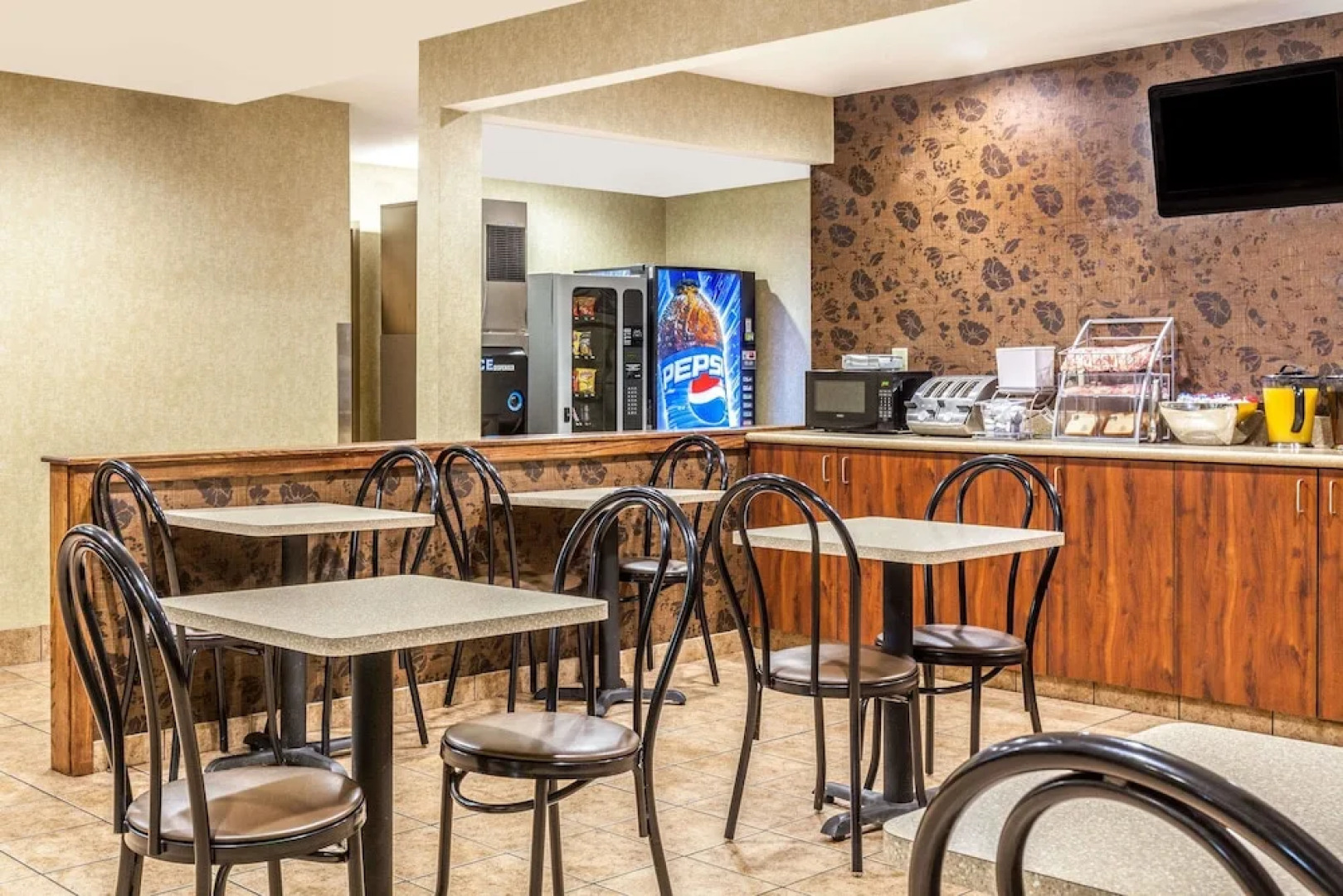 Super 8 By Wyndham Liverpool/Clay/Syracuse Area