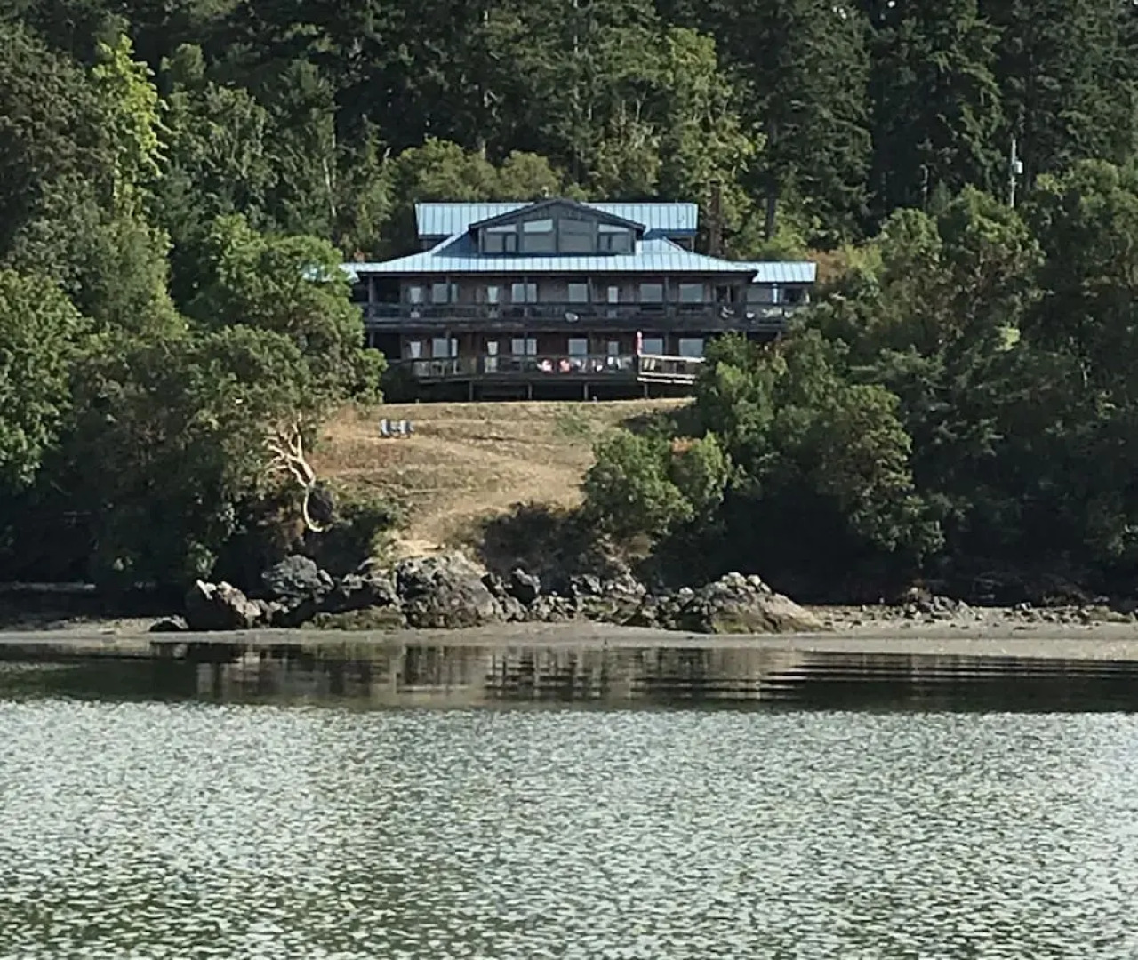 Arbutus Cove Guesthouse