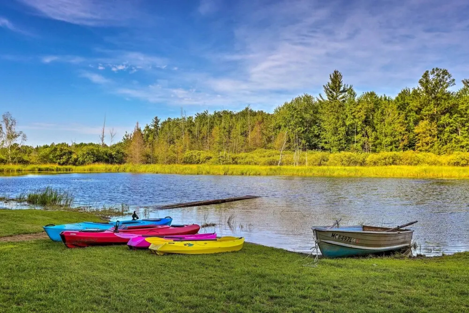 Sun-dappled Cadillac Gem w/ Kayaks & Grill!