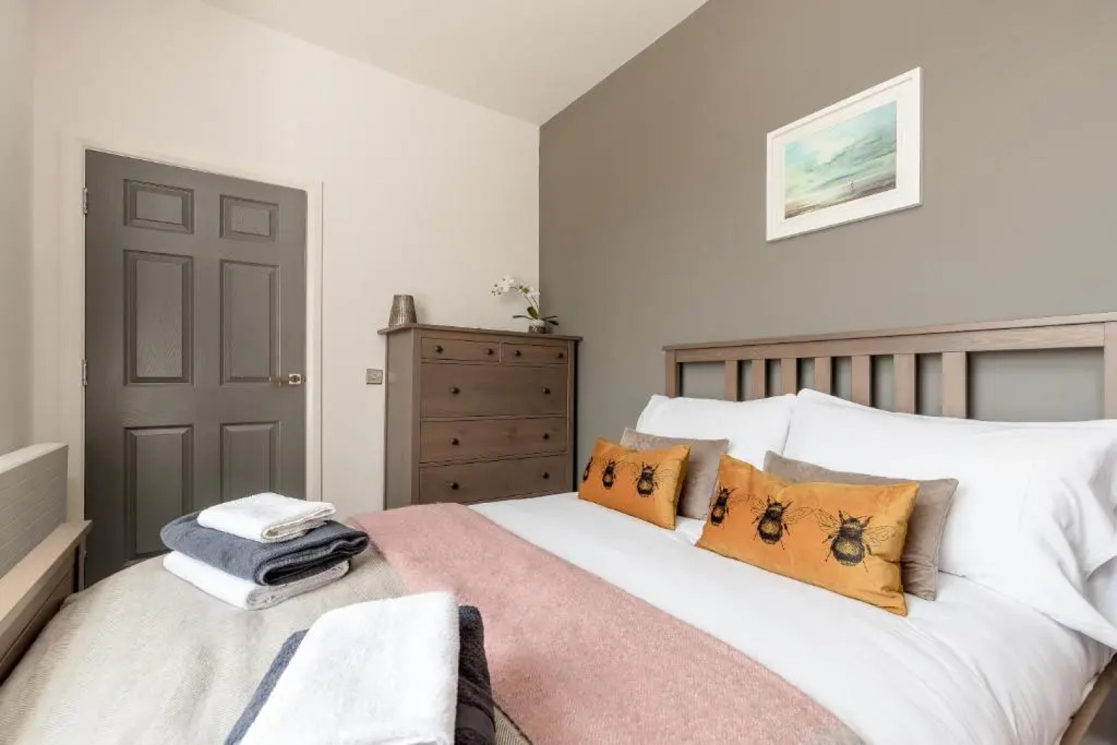 Newly Renovated Early 19th Century Cottage With Hot-tub