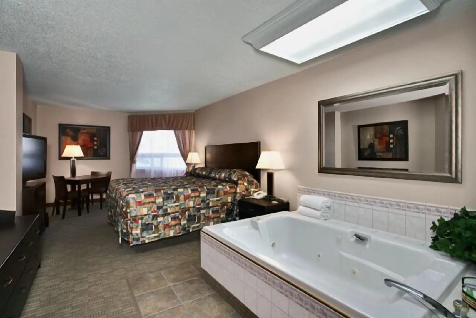 Guest House Inn & Suites