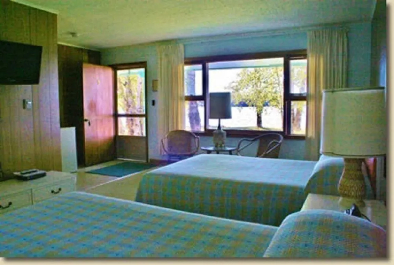 Historic Birch Lodge and Motel