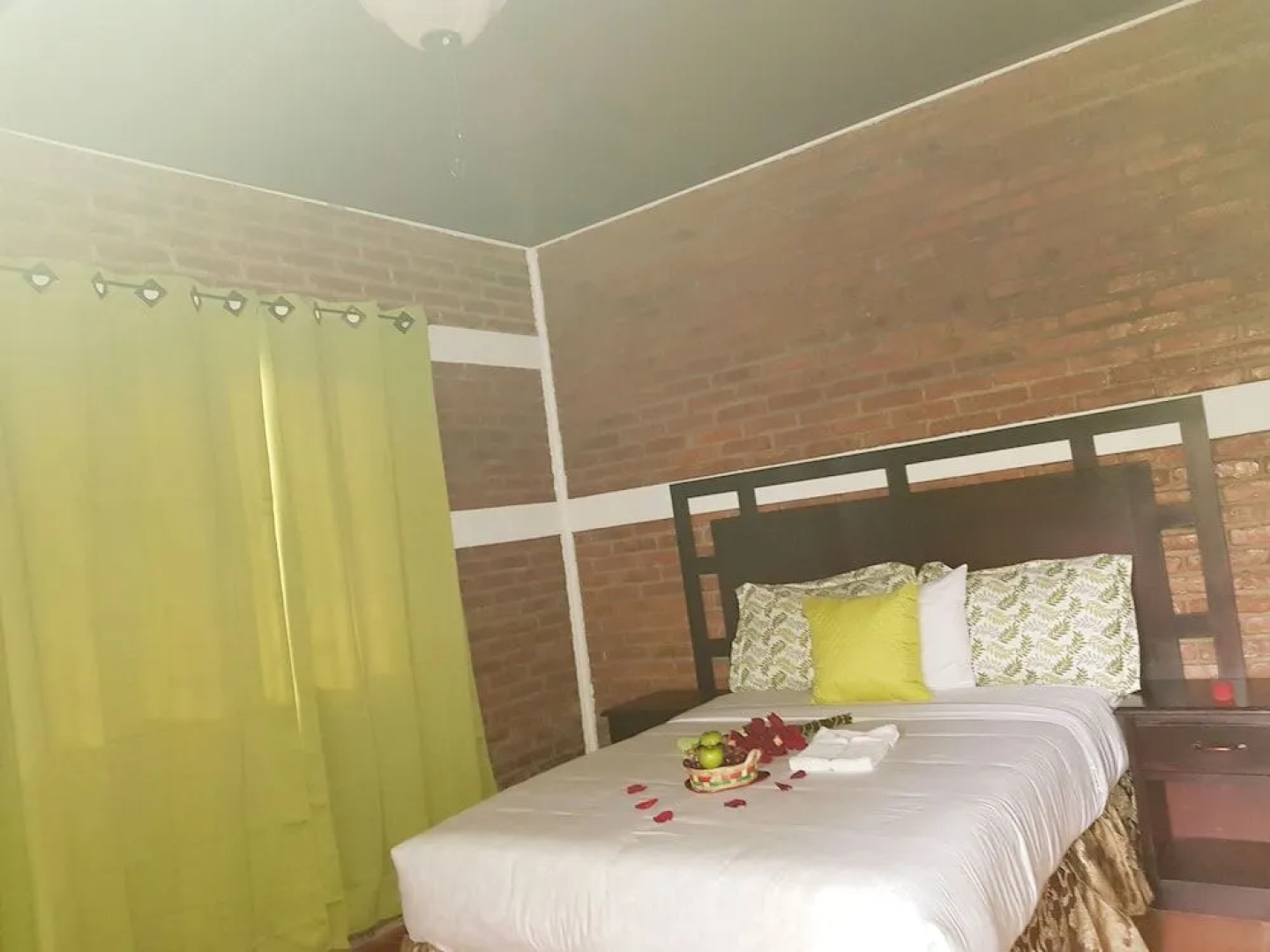 Mr Cowboy hotel y restaurante