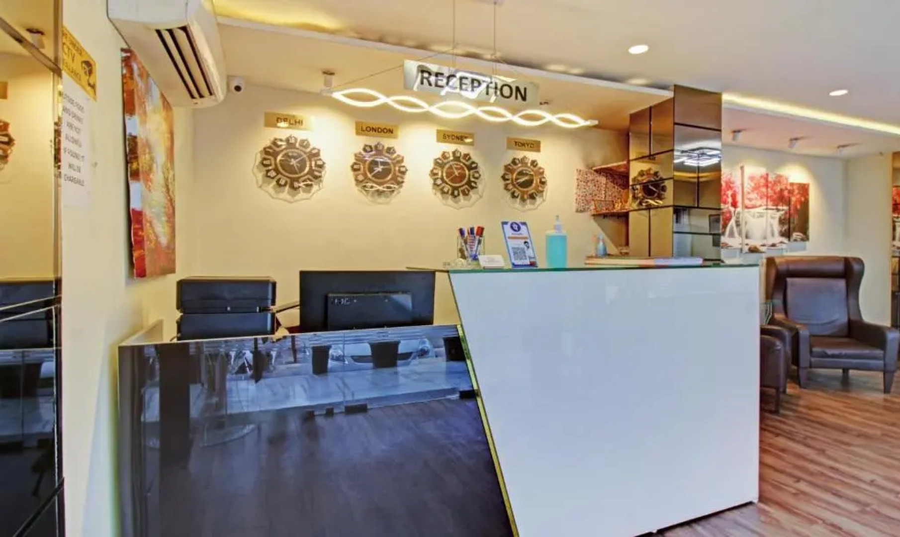 CAPITAL O64642 Hotel The Boss