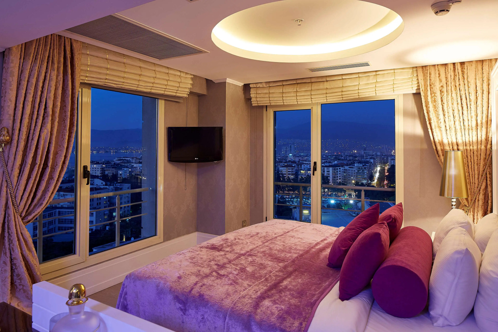 Doubletree By Hilton Hotel Izmir - Alsancak