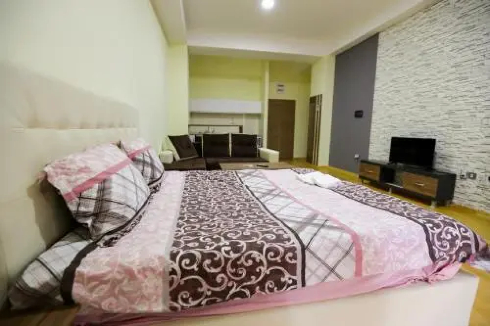 Park Diamond Apartments