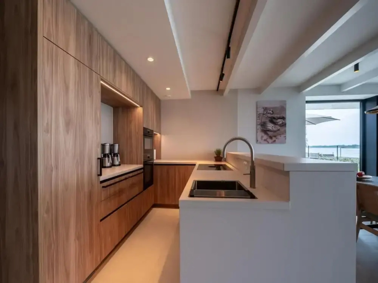 Attractive Villa With Jetty