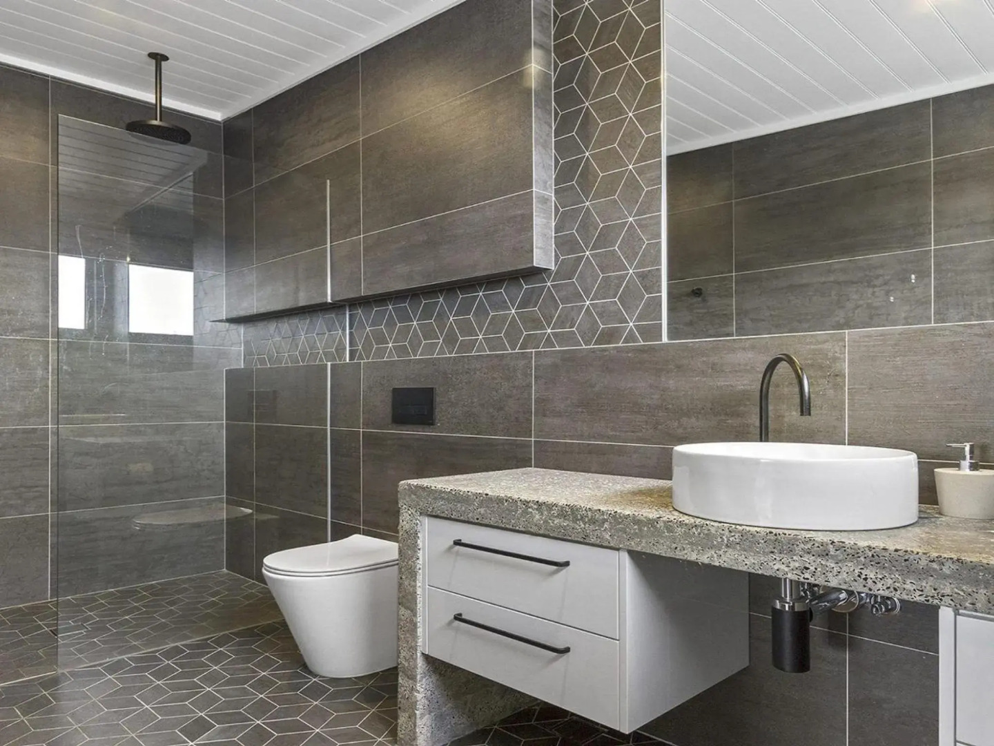 Horizons at Currarong - architecturally designed beach house