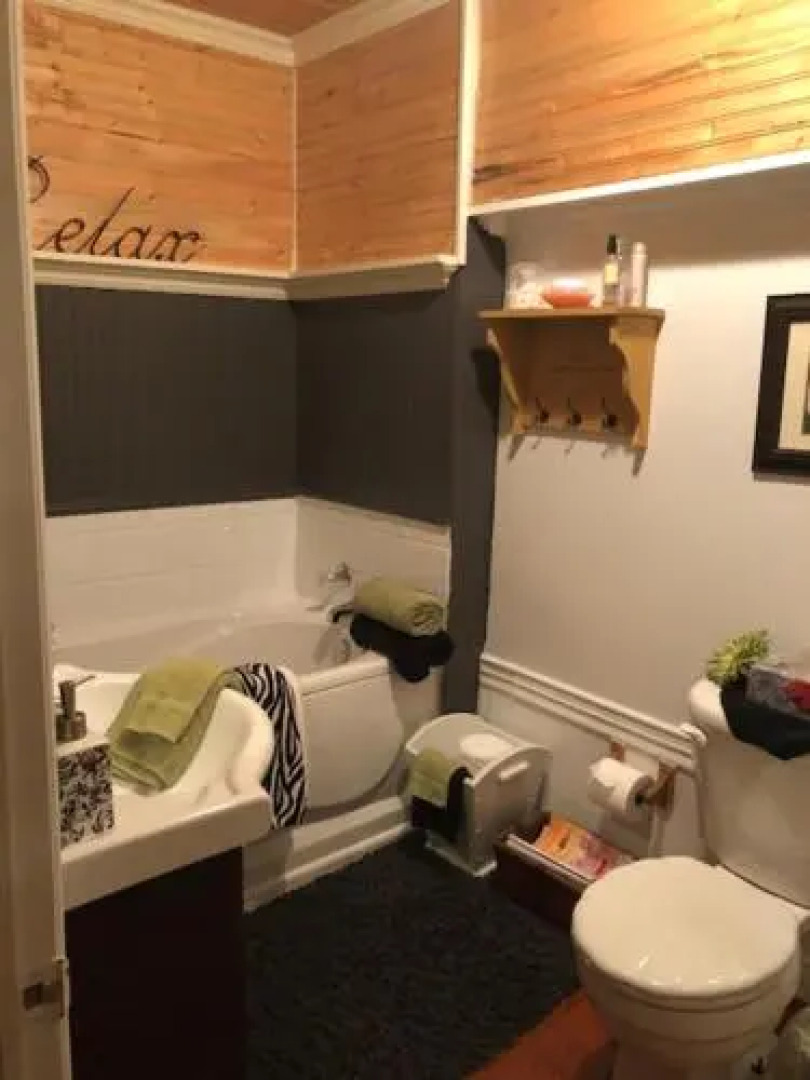 By The Sea Tourist Home